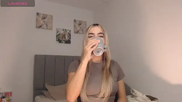 Snapshot of Marian_se chatting on 04/14/26, 11:33 Marian se online show from 04/14/26, 11:33