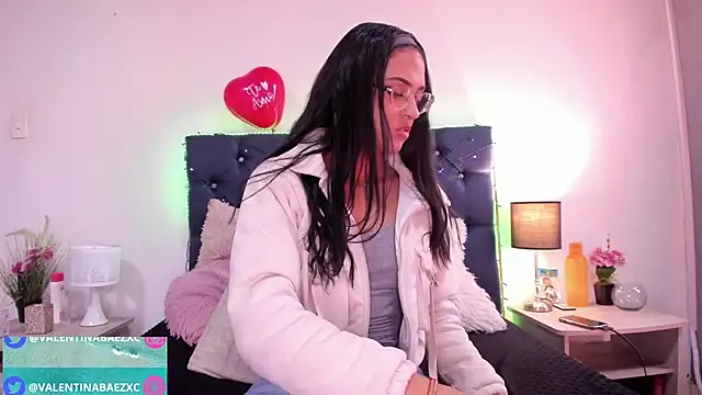 Snapshot of valentinabaez chatting on 02/19/25, 07:27 valentinabaez online show from 02/19/25, 07:27