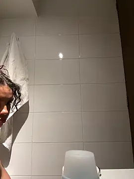 Snapshot of Nathcurly_ chatting on 10/29/25, 02:14 Nathcurly online show from 10/29/25, 02:14