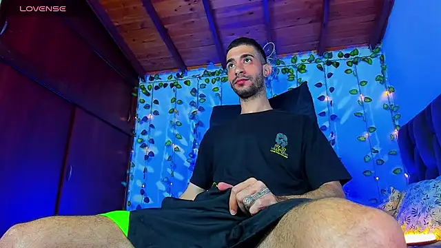 Snapshot of Your__hero1 chatting on 03/07/25, 03:28 Your  hero1 online show from 03/07/25, 03:28