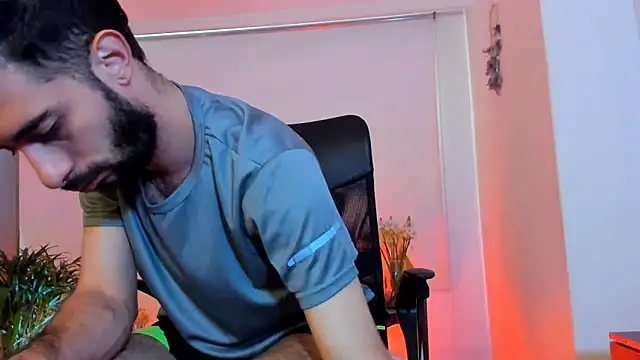 Snapshot of Your__hero1 chatting on 10/25/25, 12:56 Your  hero1 online show from 10/25/25, 12:56