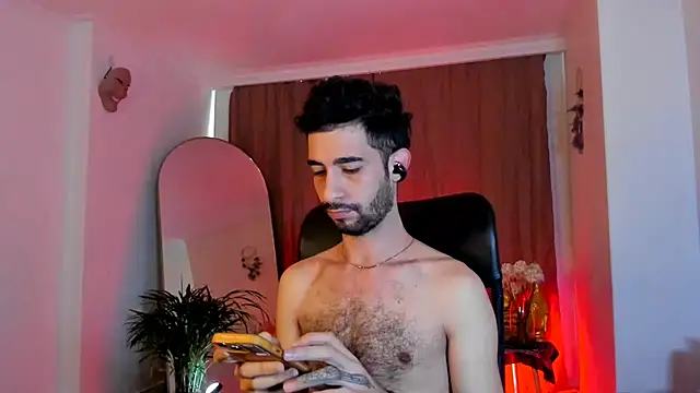 Snapshot of Your__hero1 chatting on 10/28/25, 02:09 Your  hero1 online show from 10/28/25, 02:09