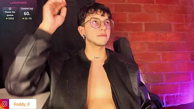 Snapshot of koddy_0 chatting on 10/30/25, 01:07 koddy 0 online show from 10/30/25, 01:07