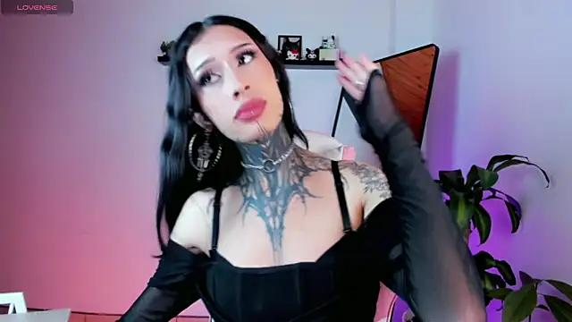 Snapshot of kali_ka_ chatting on 04/11/26, 08:24 kali ka online show from 04/11/26, 08:24