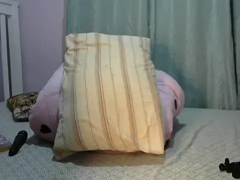 Snapshot of nuts_african chatting on 10/29/25, 11:23 nuts african online show from 10/29/25, 11:23