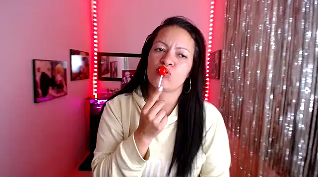 Cristal w online show from 03/17/25, 06:00