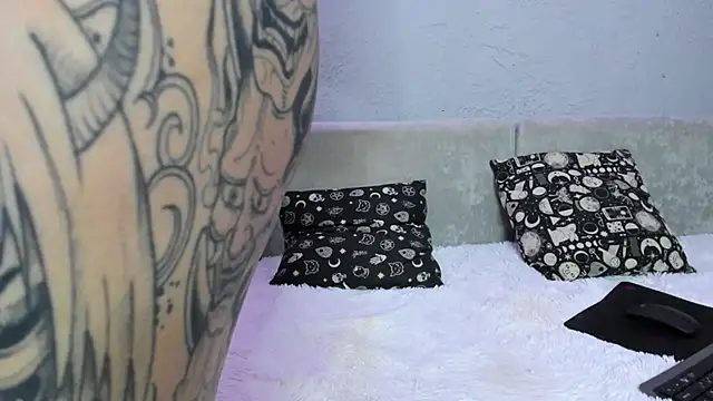 sweeeet poison online show from 12/02/24, 04:42