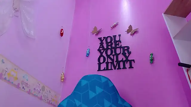 Lila Pinky online show from 03/19/25, 05:28