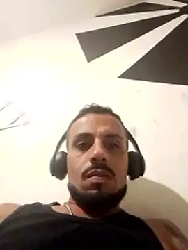 Snapshot of CasadoFavella chatting on 04/23/26, 02:02 CasadoFavella online show from 04/23/26, 02:02
