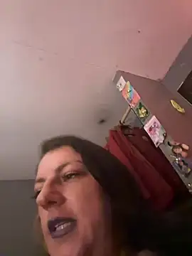 Snapshot of SmokingAcess chatting on 12/27/24, 10:23 SmokingAcess online show from 12/27/24, 10:23