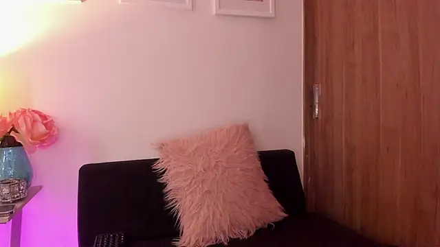 Snapshot of KattyPortman chatting on 02/20/25, 07:41 KattyPortman online show from 02/20/25, 07:41