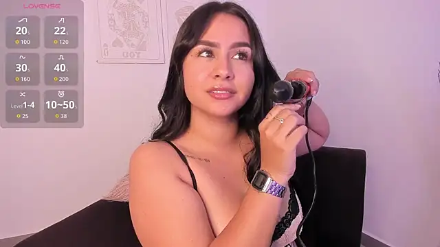 Snapshot of KattyPortman chatting on 10/04/25, 01:03 KattyPortman online show from 10/04/25, 01:03