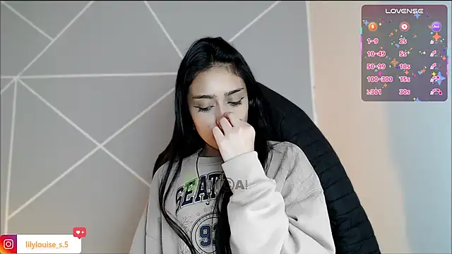 Snapshot of lilylouisee chatting on 04/02/26, 07:22 lilylouisee online show from 04/02/26, 07:22