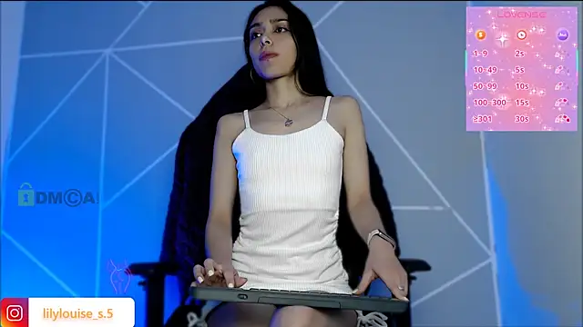 Snapshot of lilylouisee chatting on 04/19/26, 05:56 lilylouisee online show from 04/19/26, 05:56