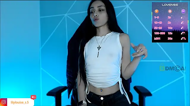 lilylouisee online show from 06/13/26, 01:14