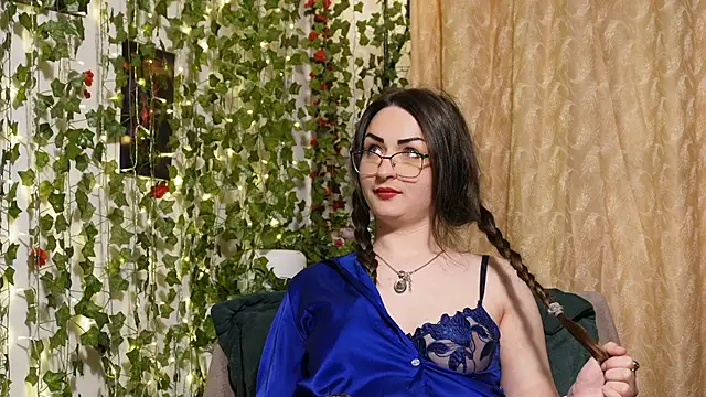 Snapshot of NaughtYHomemadE chatting on 04/25/26, 04:04 NaughtYHomemadE online show from 04/25/26, 04:04