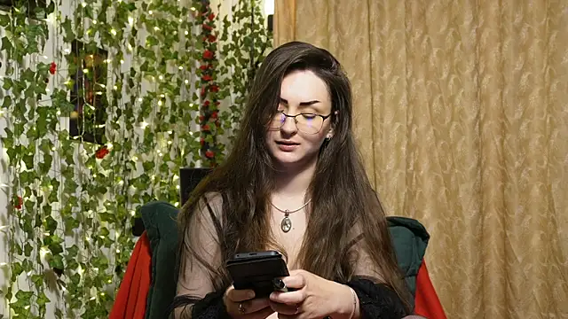 Snapshot of NaughtYHomemadE chatting on 05/01/26, 04:11 NaughtYHomemadE online show from 05/01/26, 04:11