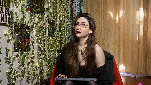 Snapshot of NaughtYHomemadE chatting on 05/16/26, 05:59 NaughtYHomemadE online show from 05/16/26, 05:59