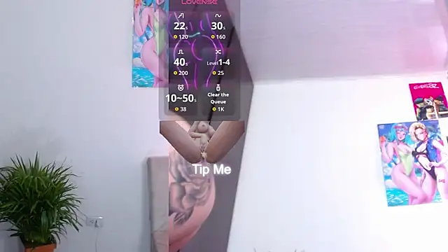 Snapshot of Anni_foxi chatting on 11/18/25, 06:01 Anni foxi online show from 11/18/25, 06:01