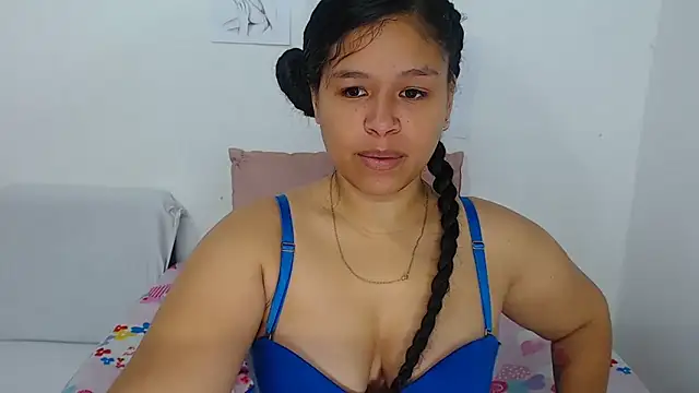 Snapshot of Hazel_donna chatting on 05/26/26, 03:46 Hazel donna online show from 05/26/26, 03:46
