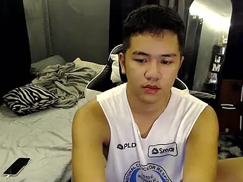 xgregor07 online show from 10/14/25, 05:03