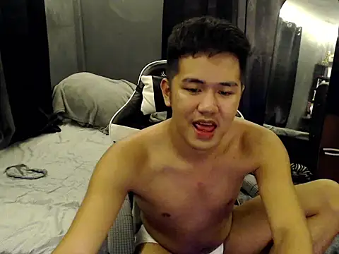 xgregor07 online show from 10/15/25, 02:39