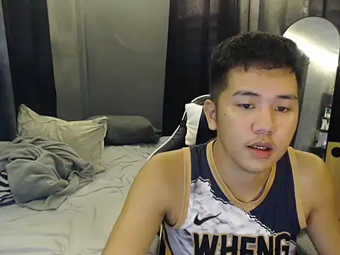 xgregor07 online show from 10/17/25, 04:42