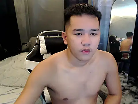 xgregor07 online show from 10/22/25, 04:57