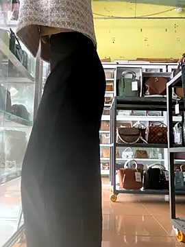 Snapshot of Rosa_998 chatting on 10/28/25, 01:20 Rosa 998 online show from 10/28/25, 01:20