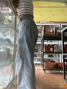 Snapshot of Rosa_998 chatting on 11/04/25, 01:59 Rosa 998 online show from 11/04/25, 01:59