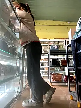 Snapshot of Rosa_998 chatting on 11/25/25, 12:43 Rosa 998 online show from 11/25/25, 12:43