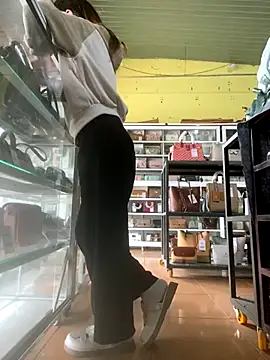 Snapshot of Rosa_998 chatting on 12/03/25, 12:40 Rosa 998 online show from 12/03/25, 12:40