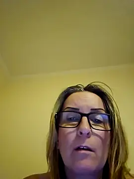 Snapshot of Steffi45 chatting on 03/05/25, 08:32 Steffi45 online show from 03/05/25, 08:32