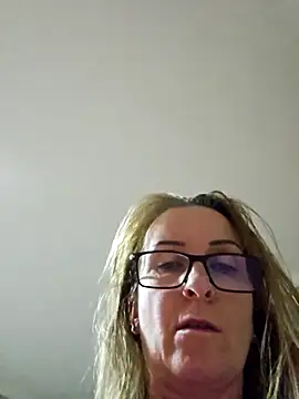 Snapshot of Steffi45 chatting on 11/12/25, 08:19 Steffi45 online show from 11/12/25, 08:19