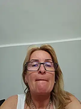Snapshot of Steffi45 chatting on 06/04/26, 08:20 Steffi45 online show from 06/04/26, 08:20