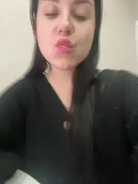 Snapshot of ellie_ssexy chatting on 03/03/25, 04:47 ellie ssexy online show from 03/03/25, 04:47