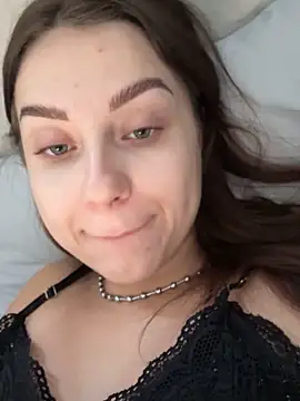 Snapshot of ellie_ssexy chatting on 09/23/25, 04:15 ellie ssexy online show from 09/23/25, 04:15