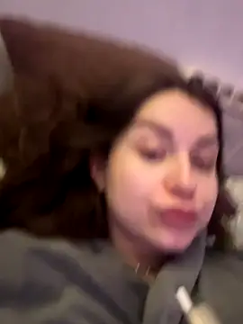 Snapshot of ellie_ssexy chatting on 12/19/25, 05:25 ellie ssexy online show from 12/19/25, 05:25