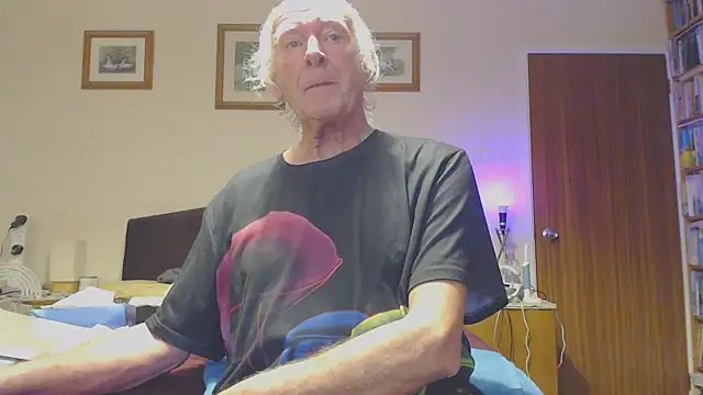 WaverlyKernow online show from 01/10/25, 03:06