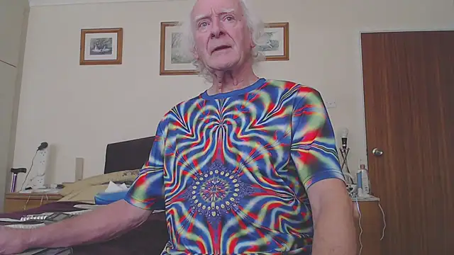 WaverlyKernow online show from 01/31/25, 02:07