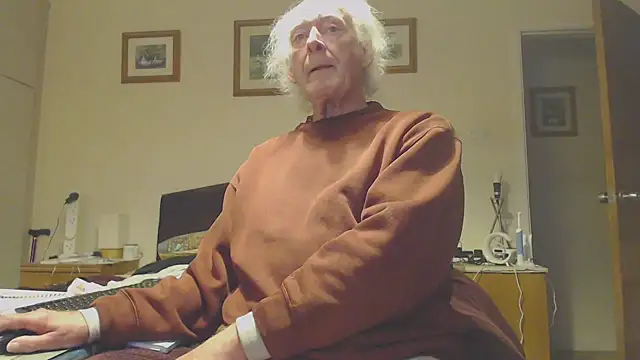 WaverlyKernow online show from 02/10/25, 02:59