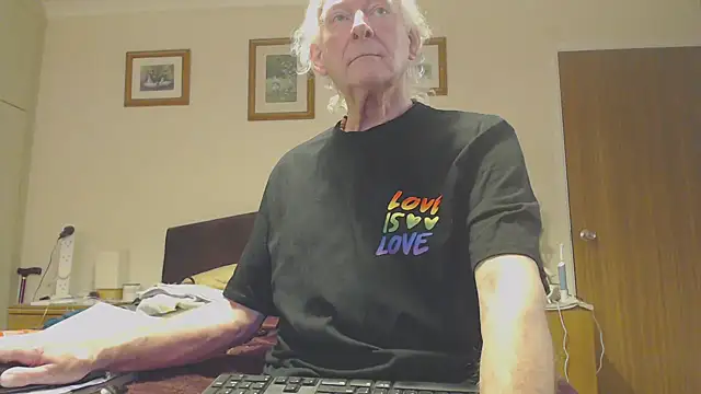 WaverlyKernow online show from 02/14/25, 09:13