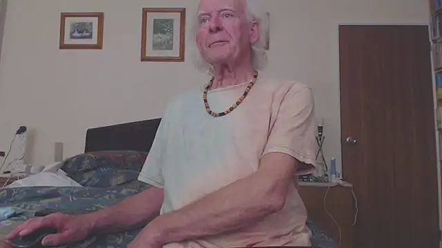 WaverlyKernow online show from 03/15/25, 01:40