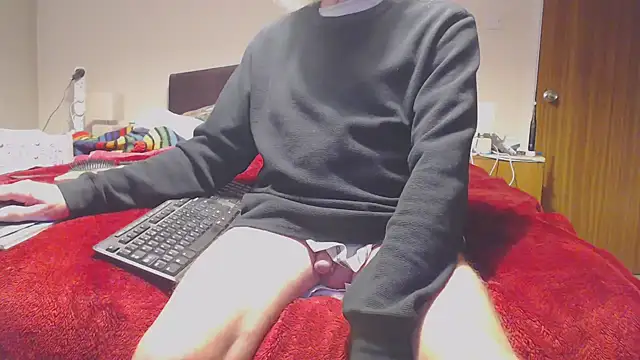 Snapshot of WaverlyKernow chatting on 12/05/25, 11:41 WaverlyKernow online show from 12/05/25, 11:41