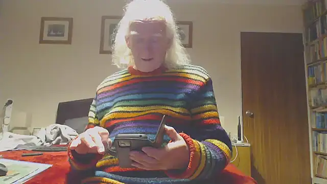 Snapshot of WaverlyKernow chatting on 01/06/26, 04:11 WaverlyKernow online show from 01/06/26, 04:11