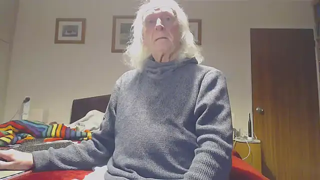 Snapshot of WaverlyKernow chatting on 01/11/26, 11:15 WaverlyKernow online show from 01/11/26, 11:15