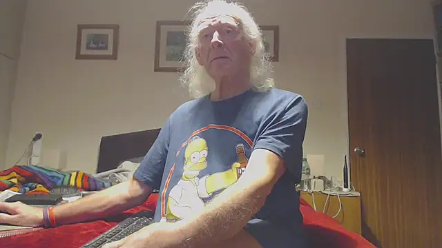 Snapshot of WaverlyKernow chatting on 01/12/26, 10:09 WaverlyKernow online show from 01/12/26, 10:09