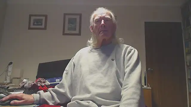 Snapshot of WaverlyKernow chatting on 01/19/26, 02:10 WaverlyKernow online show from 01/19/26, 02:10