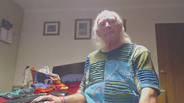 Snapshot of WaverlyKernow chatting on 02/06/26, 08:51 WaverlyKernow online show from 02/06/26, 08:51