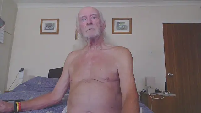 Snapshot of WaverlyKernow chatting on 06/27/26, 09:14 WaverlyKernow online show from 06/27/26, 09:14